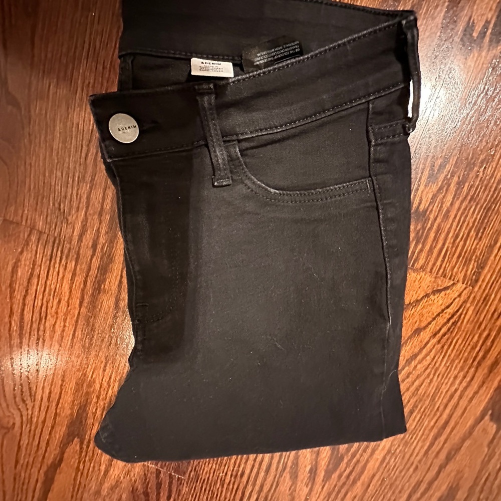 Black H&H Jeans size US4. Excellent condition.